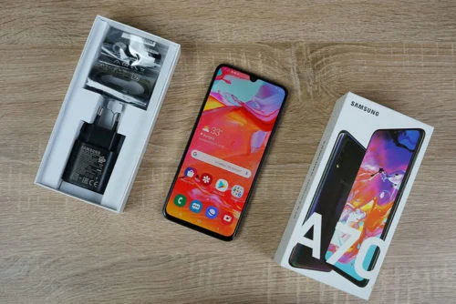 Samsung Galaxy A70 (6GB,128GB) - Image 3