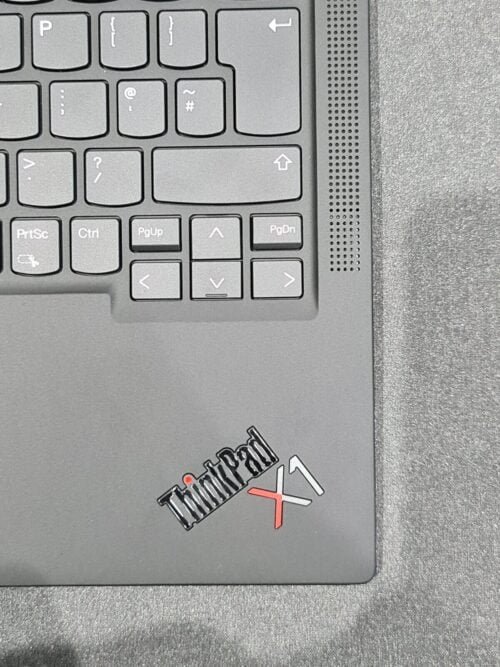 Lenovo ThinkPad X1 Carbon (Gen 9) 14" i7-1165G7 - Image 3