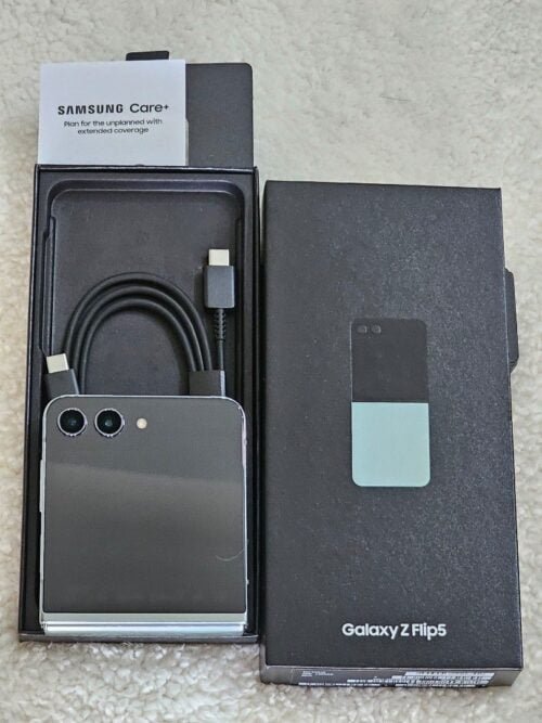 Samsung Galaxy Z Flip 5 (512GB) - Image 2